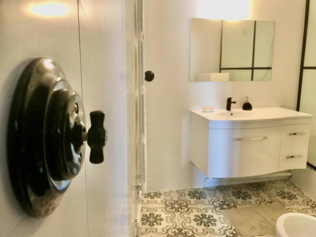 Retromirabeau - Chambre Suite & Appartements De Charme - Localisation Premium Narbonne Phòng bức ảnh